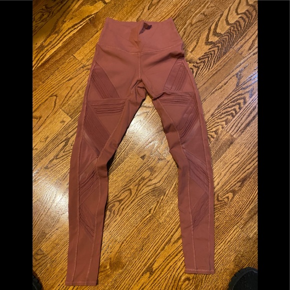 ALO Yoga Pants - All Ultimate high waisted earth leggings XS
